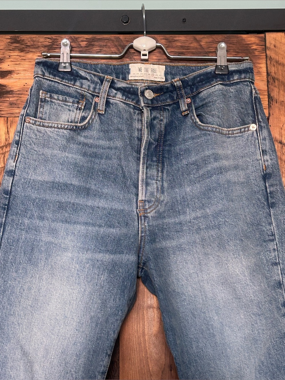 Free People Straight Leg Distressed Jeans     Sz 29
